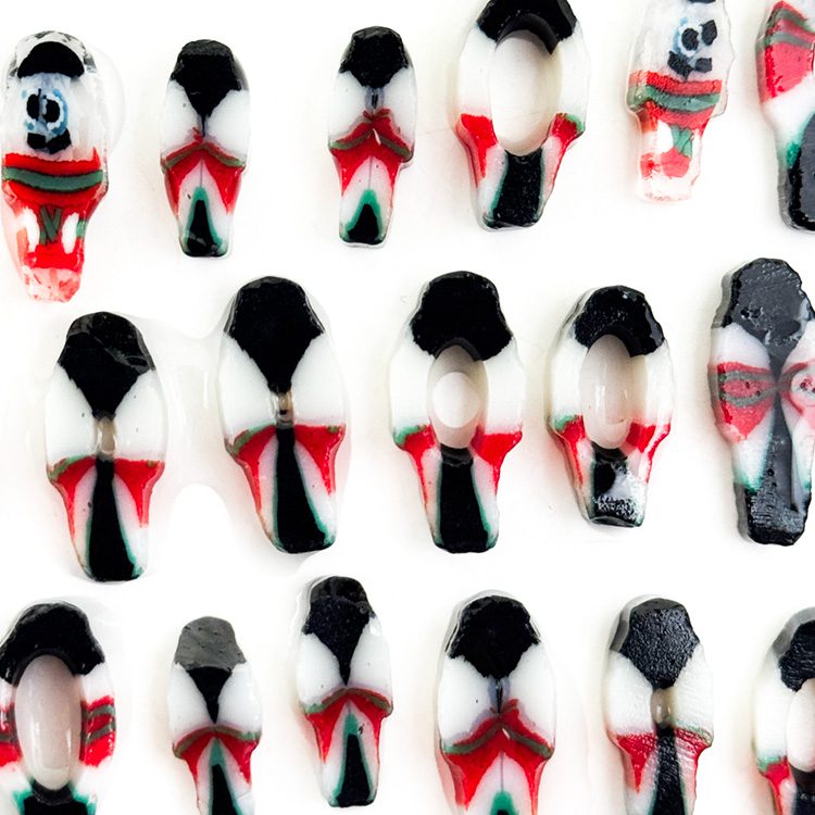 curious-xl-nutcracker-petals-90coe