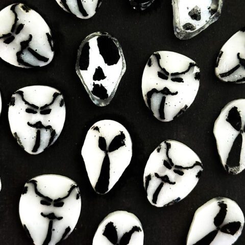 Curious XL - Halloween Masks - 96COE - 25g