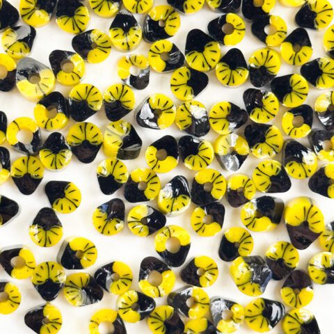 Curious - Golden Ladybird Petals - 90COE - 25g